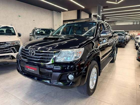 TOYOTA HILUX 3.0 SR 4X4 CD 16V TURBO INTERCOOLER DIESEL 4P AUTOMÁTICO TOYOTA HILUX 3.0 SR 4X4 CD 16V TURBO INTERCOOLER DIESEL 4P AUTOMÁTICO